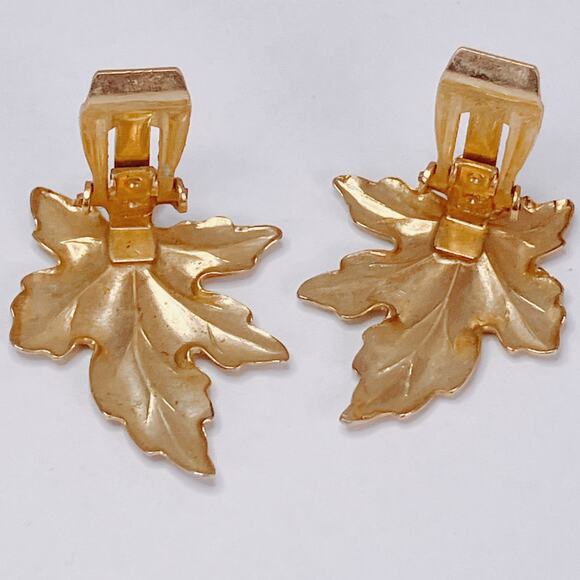 Vintage Gold Tone Maple Leaf Clip On Earrings Mid Century 50s 60s Autumn Harvest - Picture 8 of 10